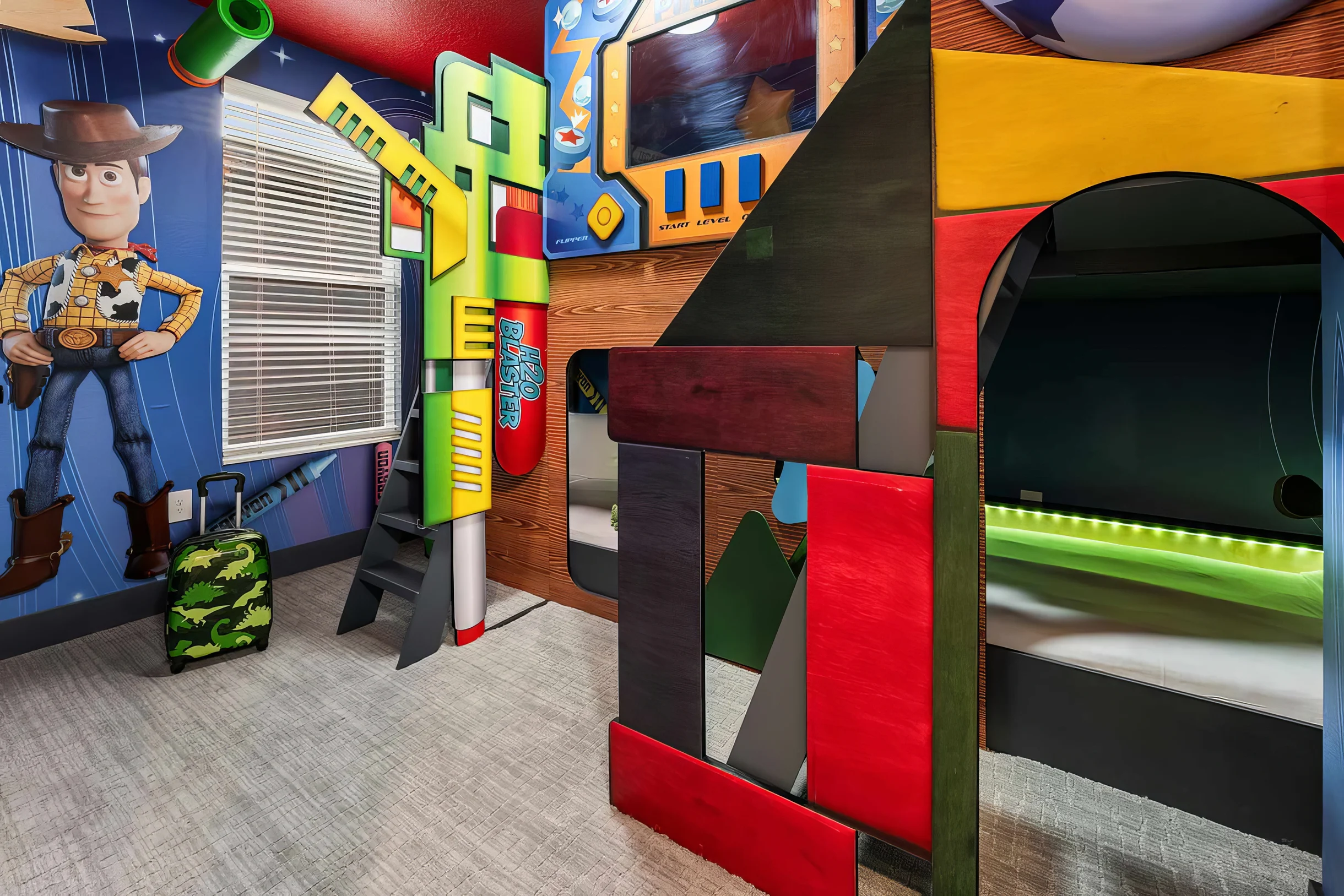 VOR4560TD: 7 Bed, Superhero City, Toy Box, Gaming Nook #20