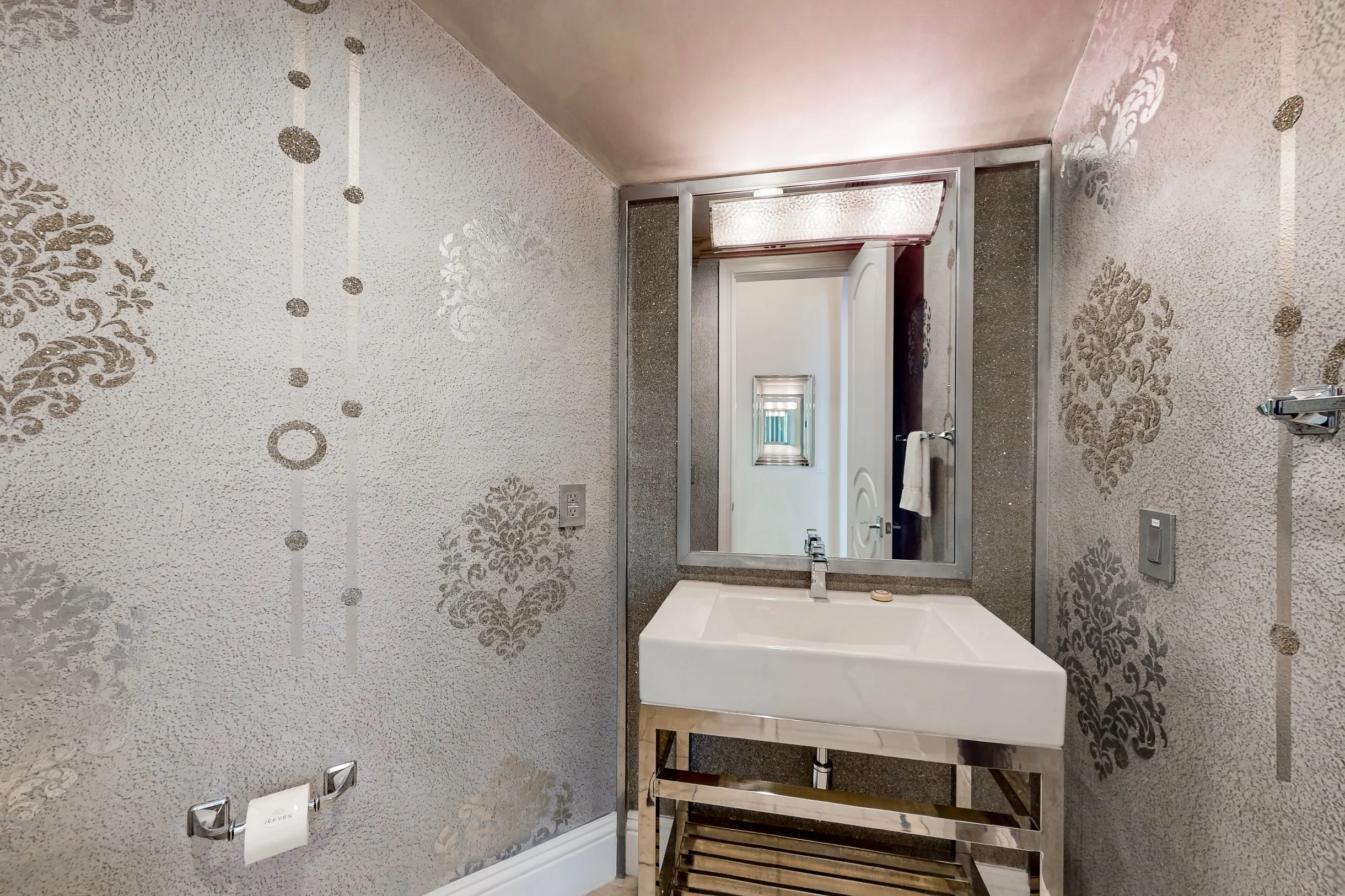 Wander Reunion Estate #80