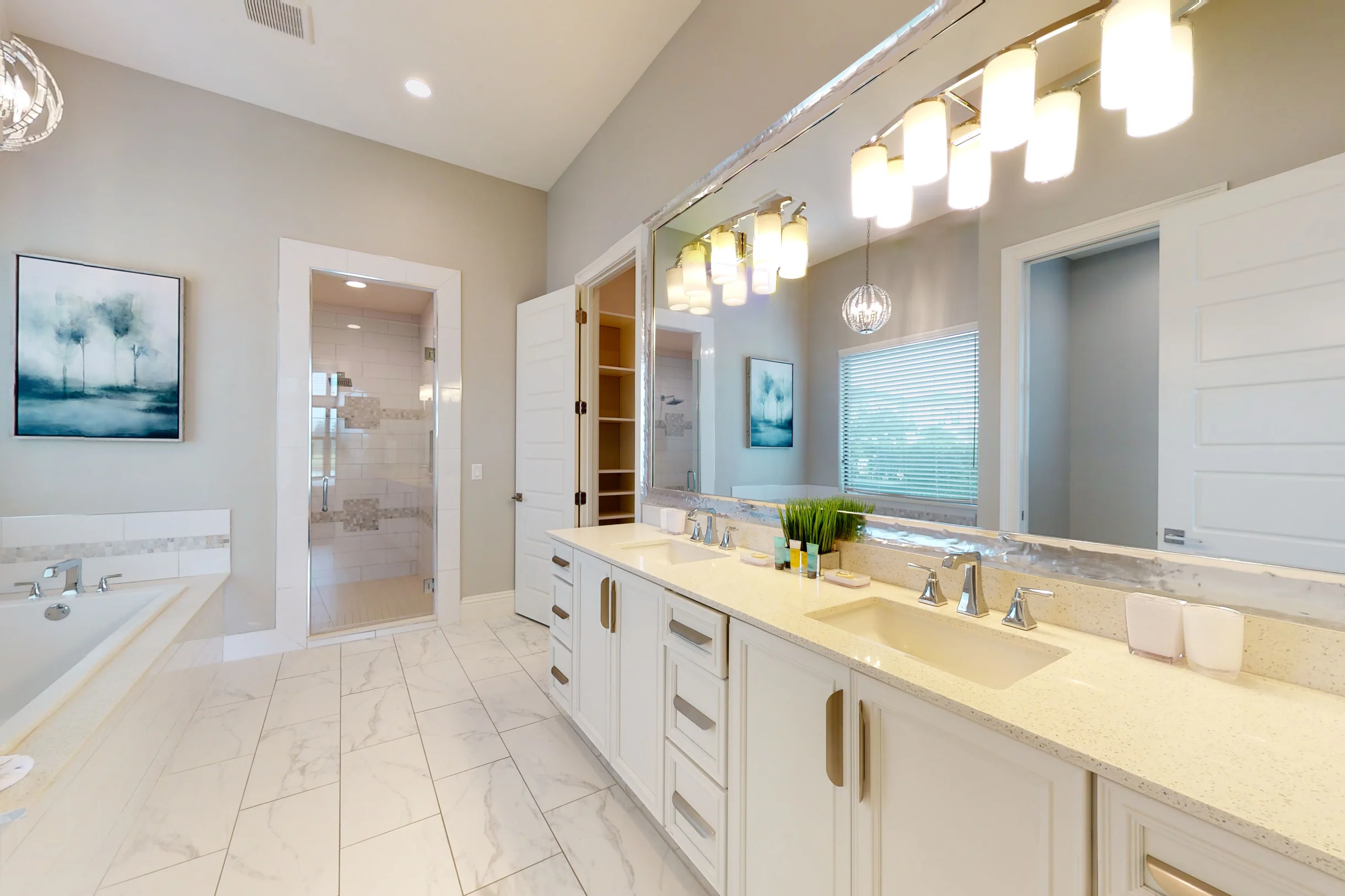 W376E - The Lively Upscale Abode #28
