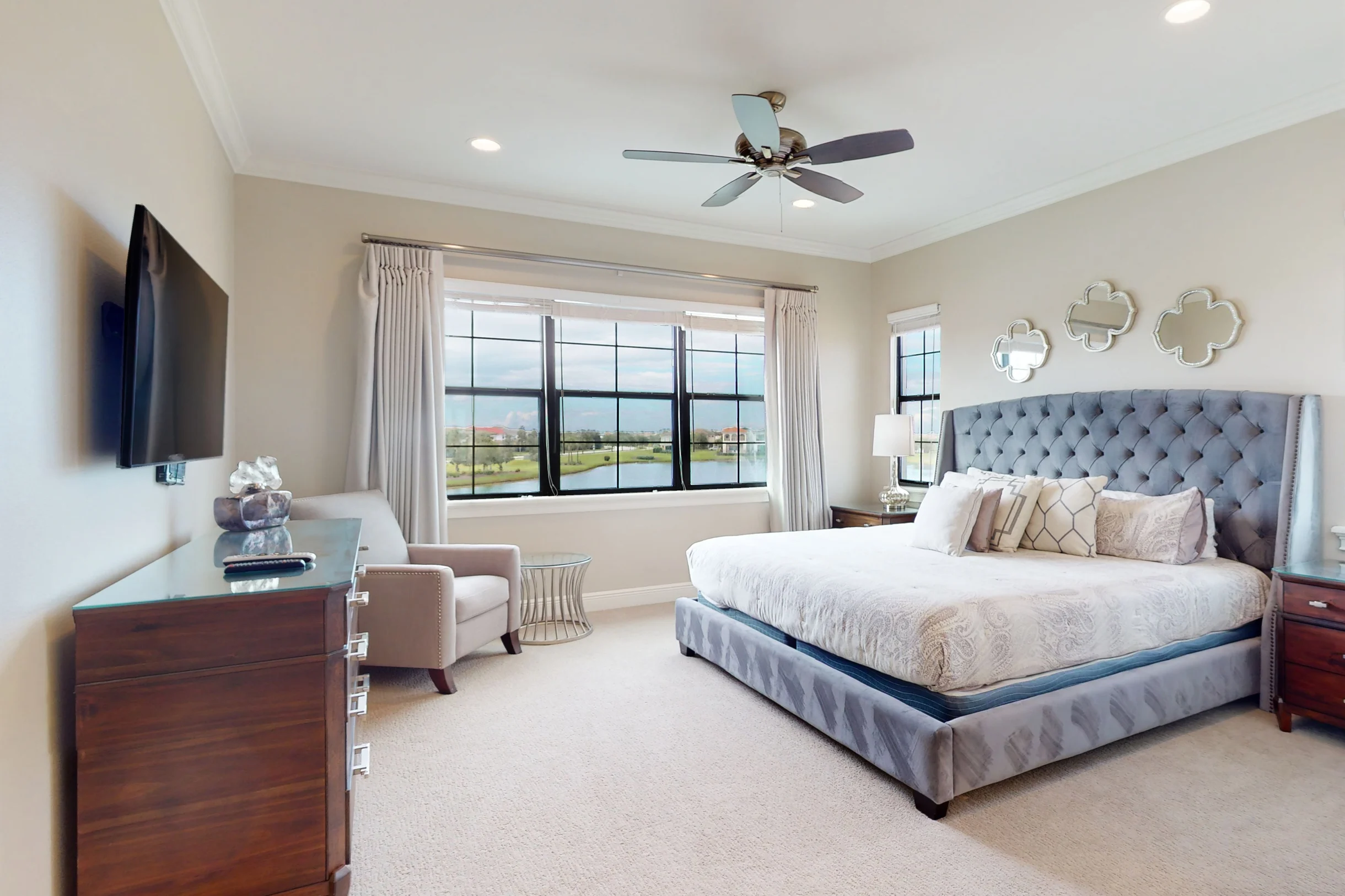 W376E - The Lively Upscale Abode #22