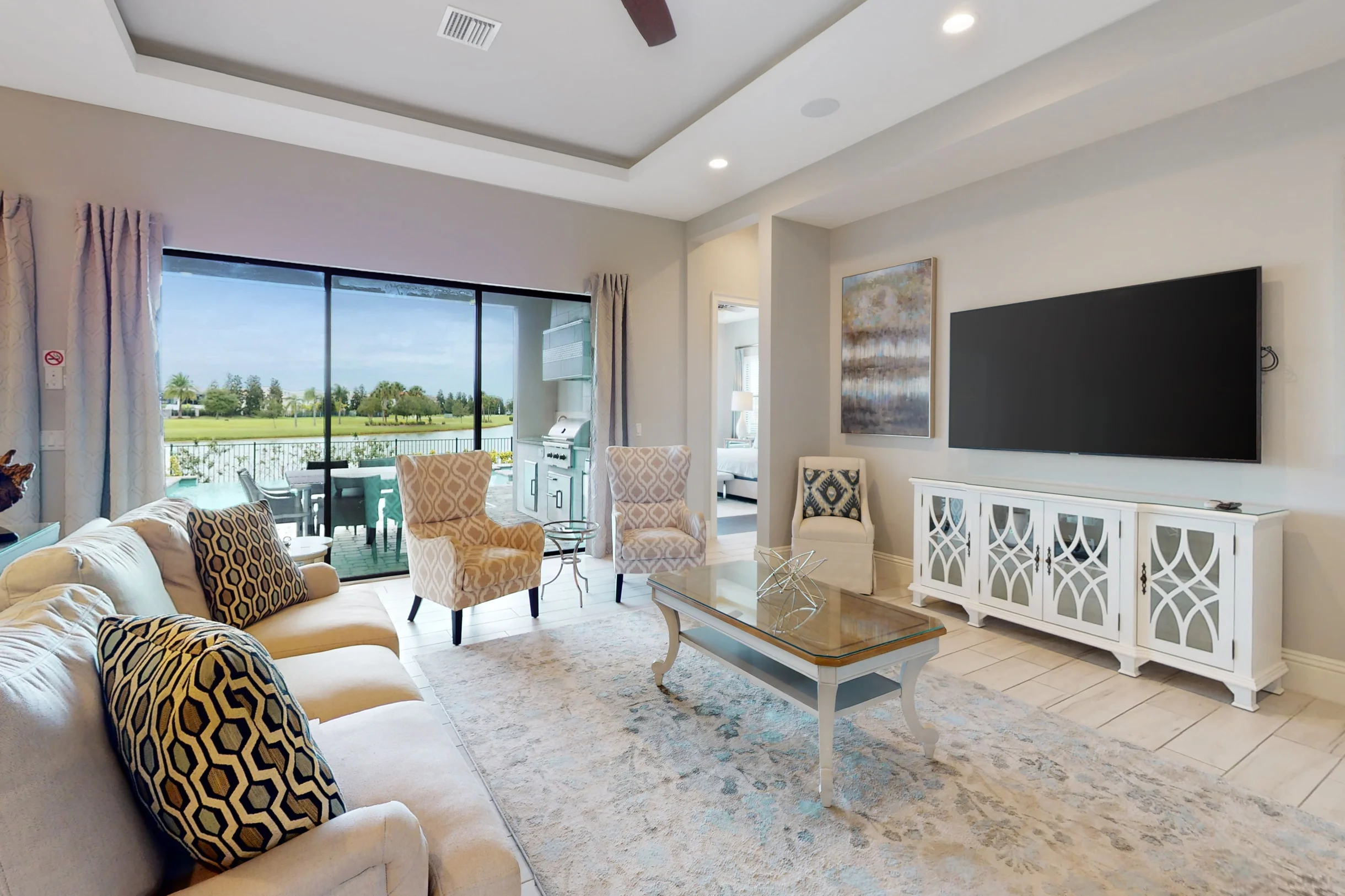 W376E - The Lively Upscale Abode #20