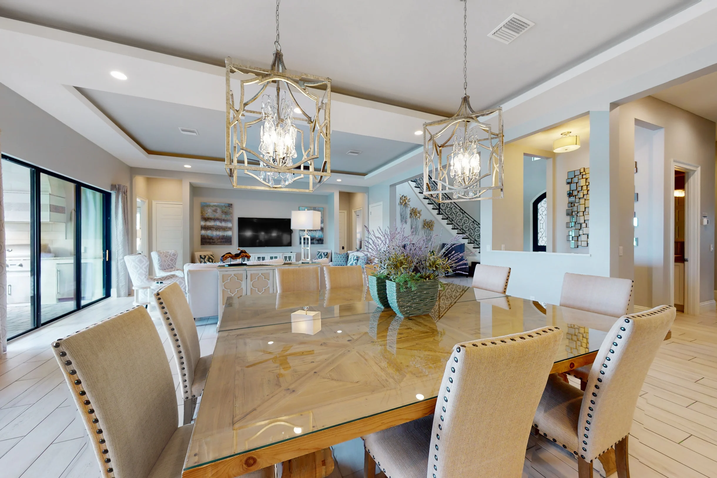 W376E - The Lively Upscale Abode #18