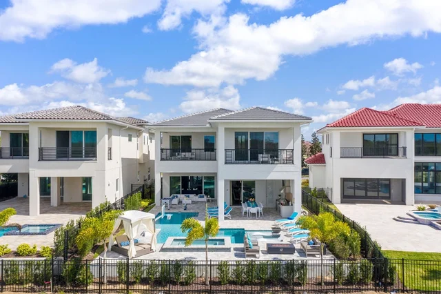 BD003E - The Stunning Bear's Den Estate #76