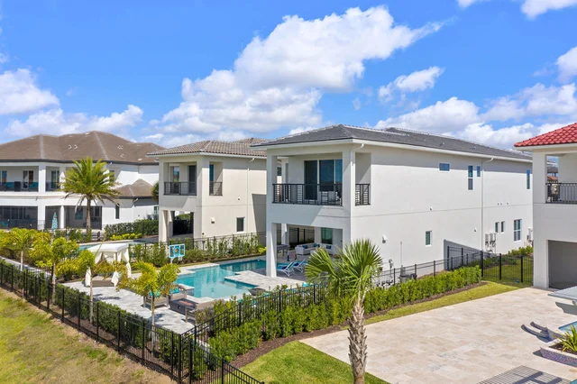 BD003E - The Stunning Bear's Den Estate #116
