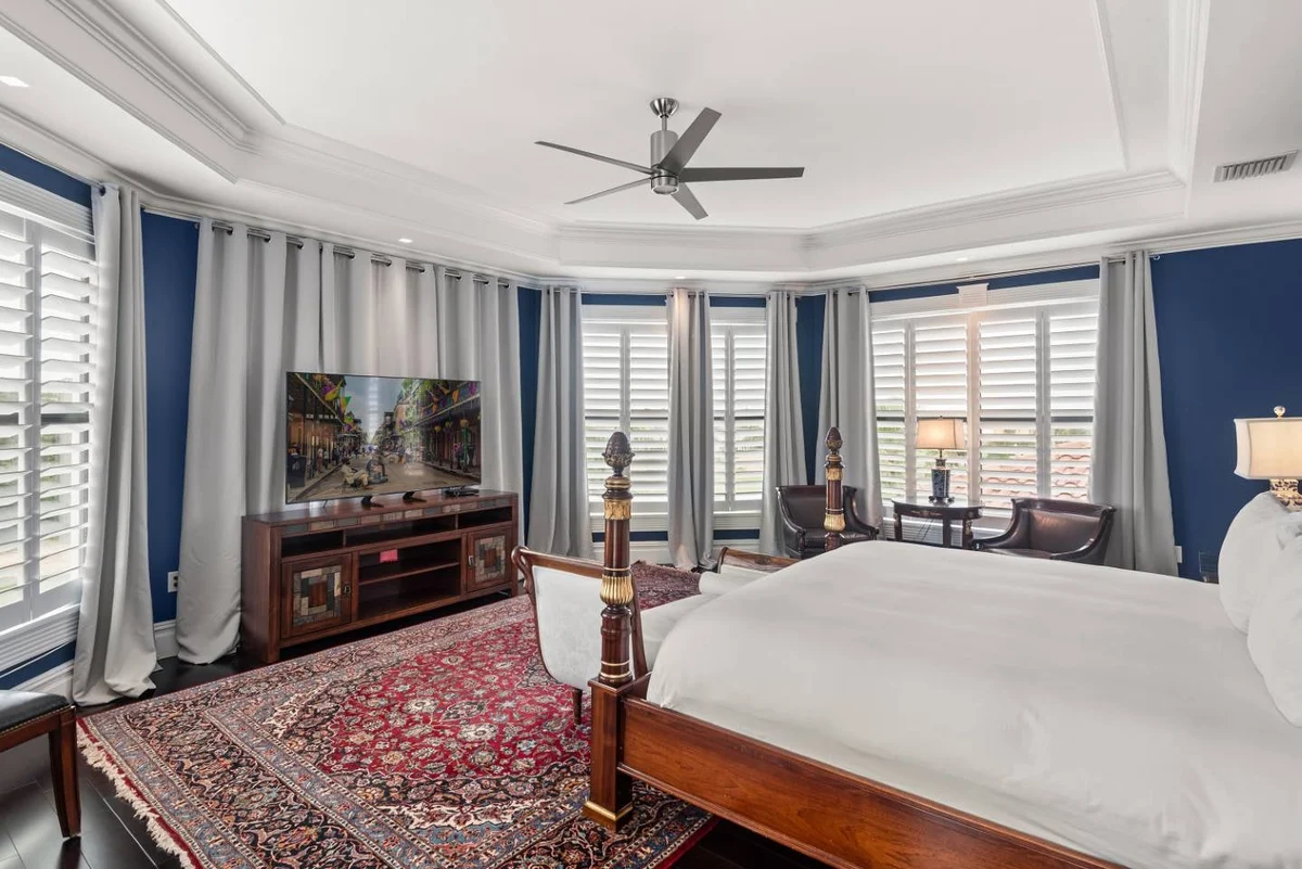 W402E - The Eclectic Colonial Estate #115