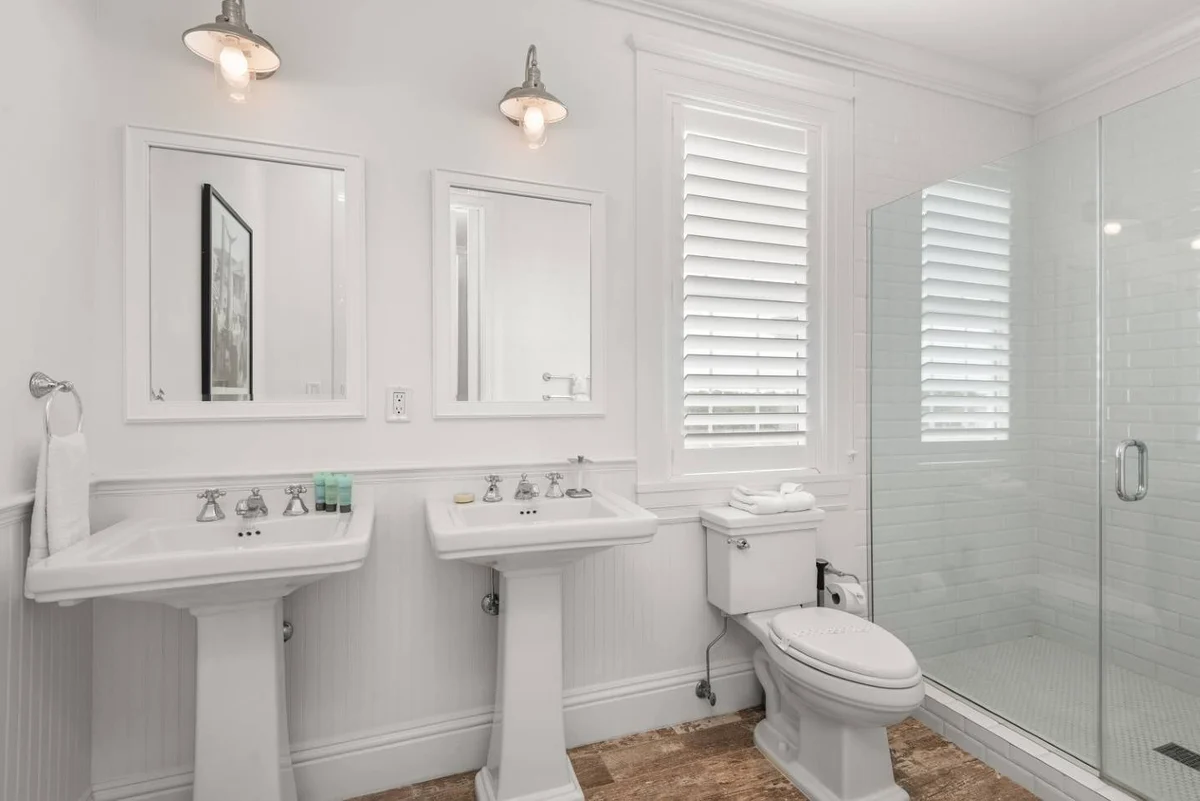 W402E - The Eclectic Colonial Estate #145