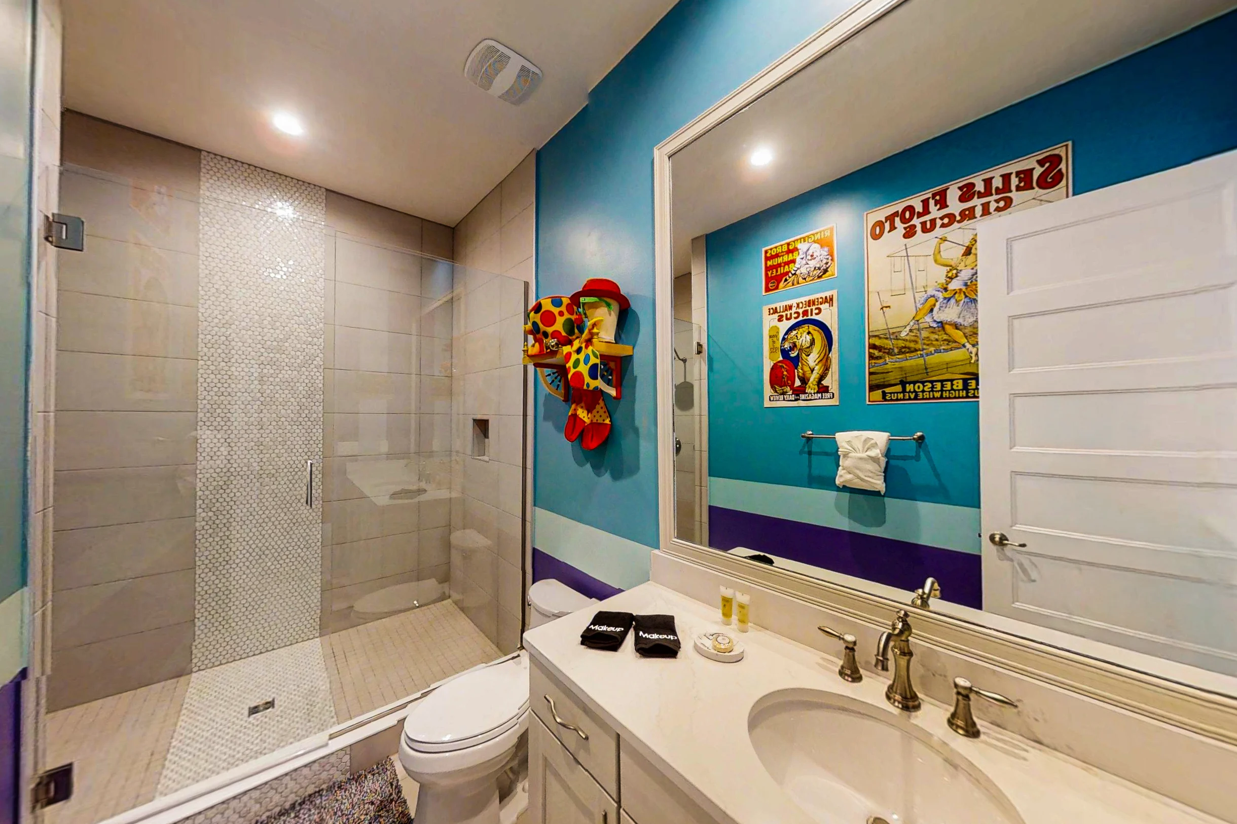 BD012E - The Luxurious Bear's Den Oasis #112