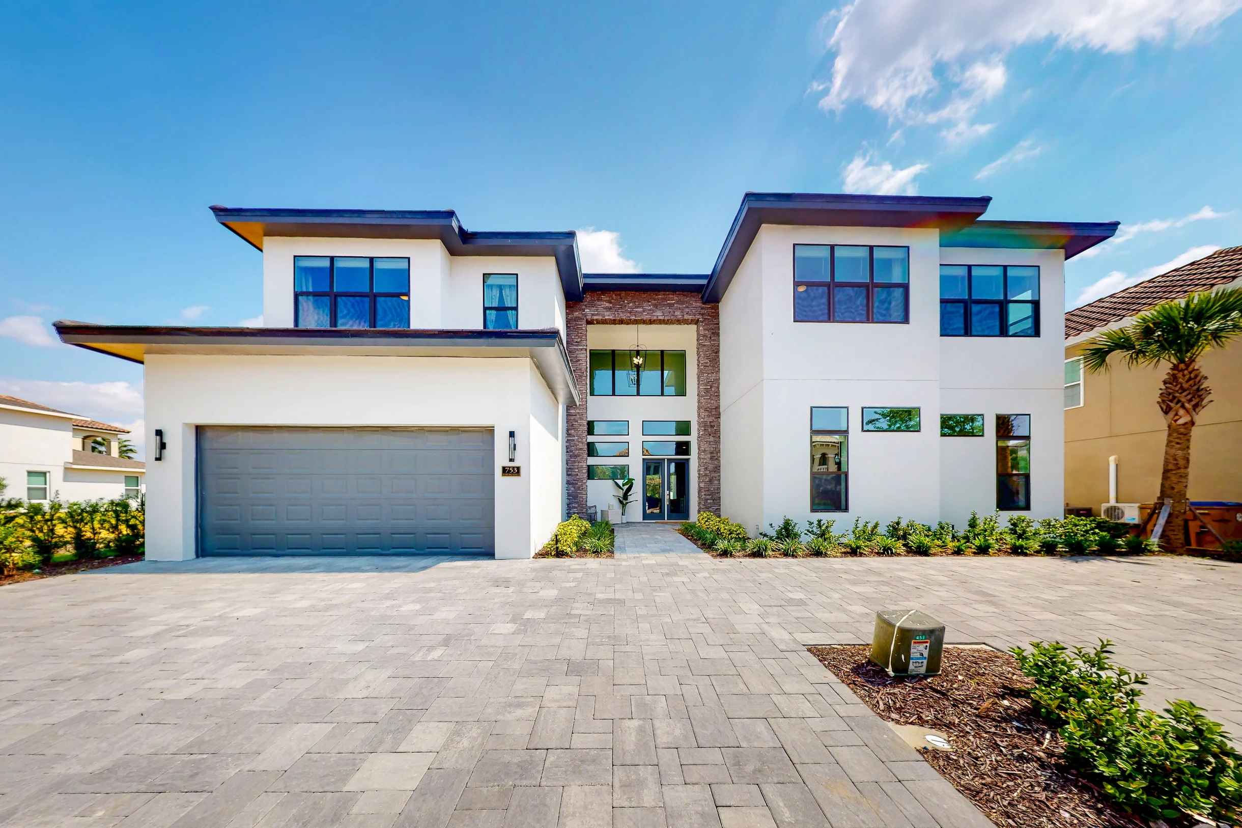 W415E - The Modern Chic Mansion #82