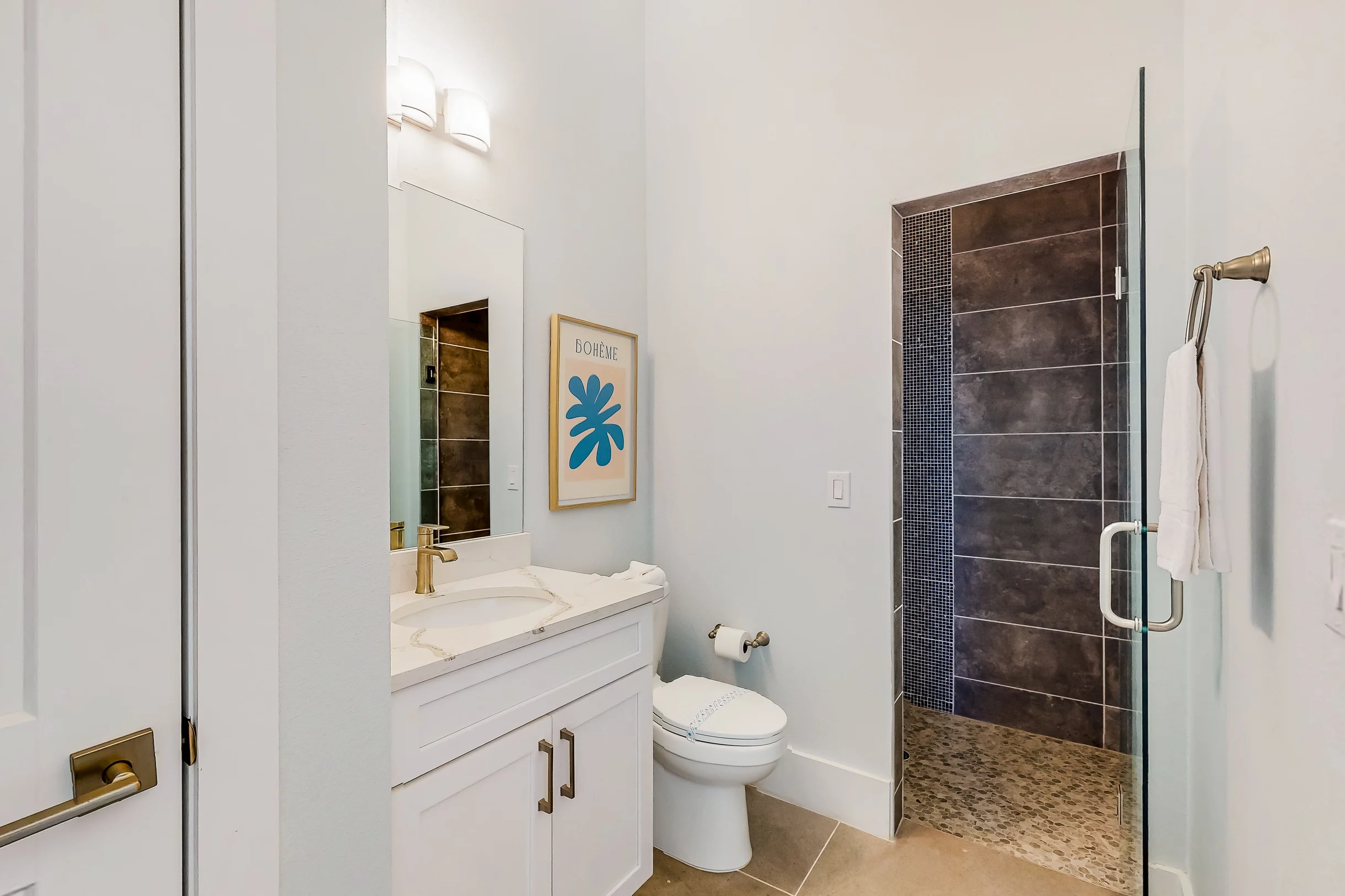 W415E - The Modern Chic Mansion #68