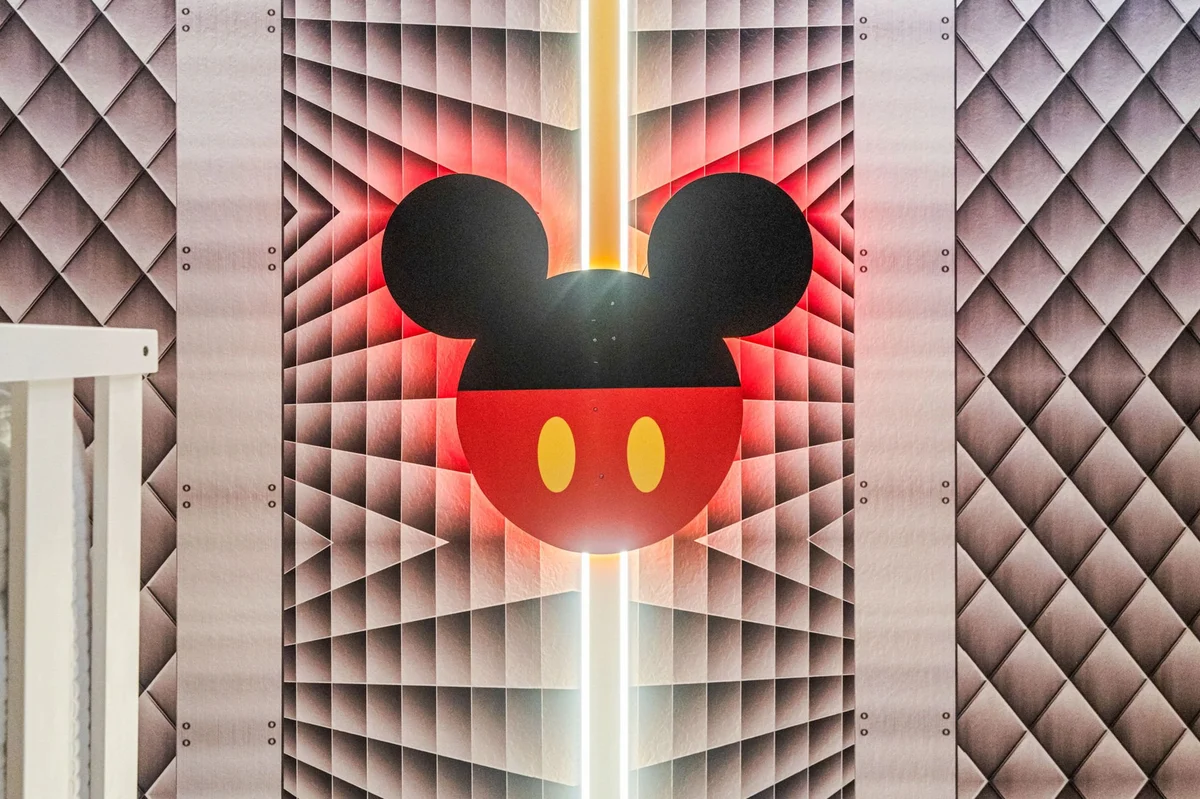 BD016E - The Tropical Bear's Den Oasis #54
