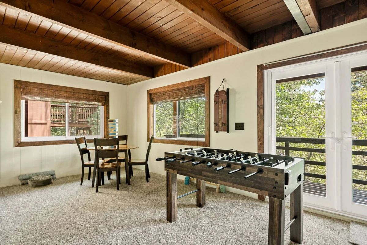 *NEW* 3BR Mountain Sanctuary w Foosball & Epic Views #61
