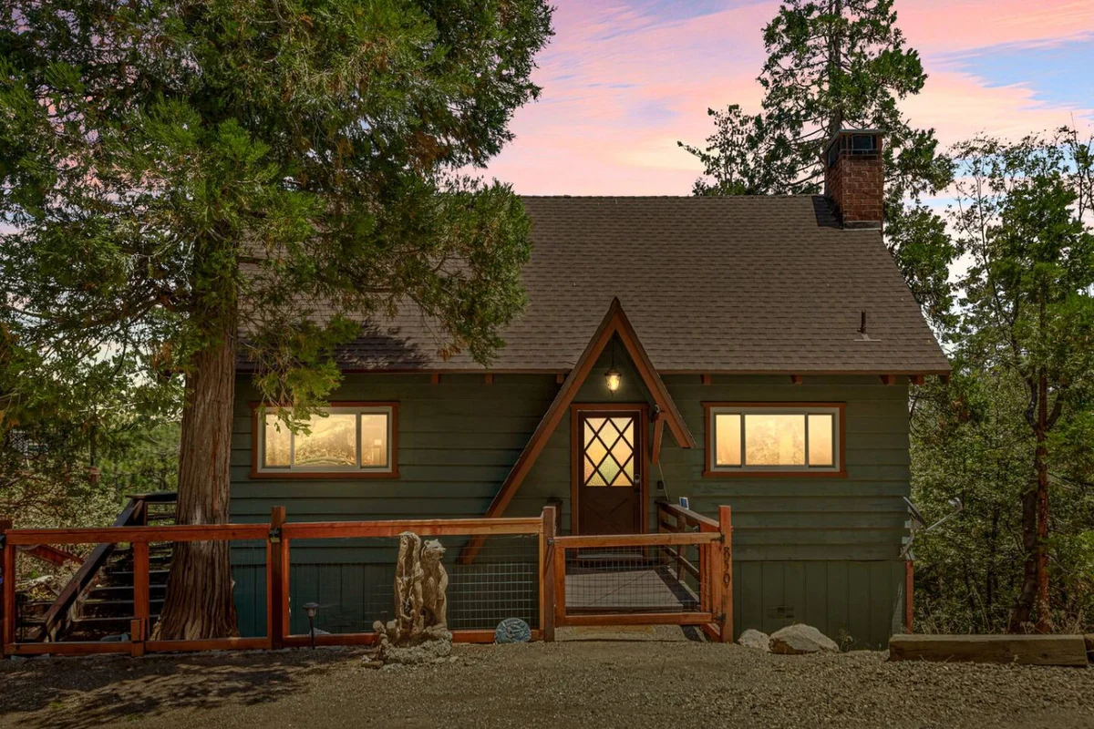 *NEW* 3BR Mountain Sanctuary w Foosball & Epic Views #62