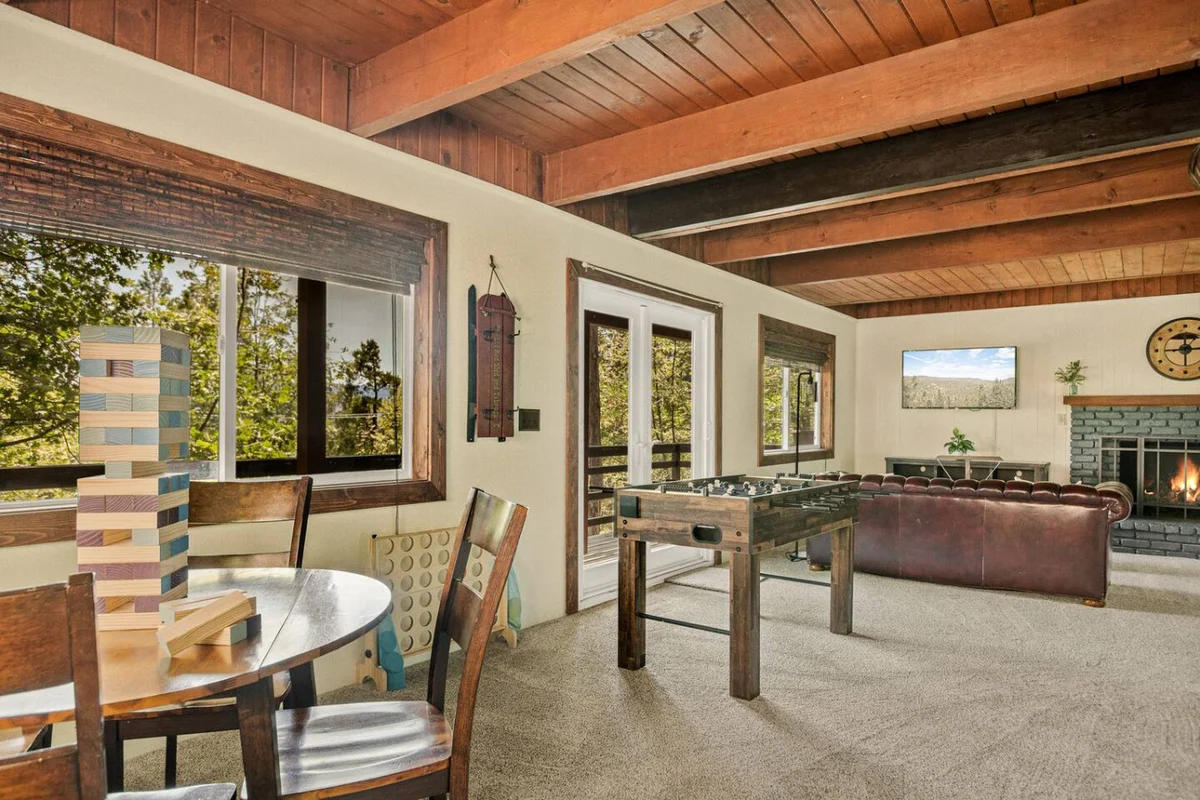 *NEW* 3BR Mountain Sanctuary w Foosball & Epic Views #68