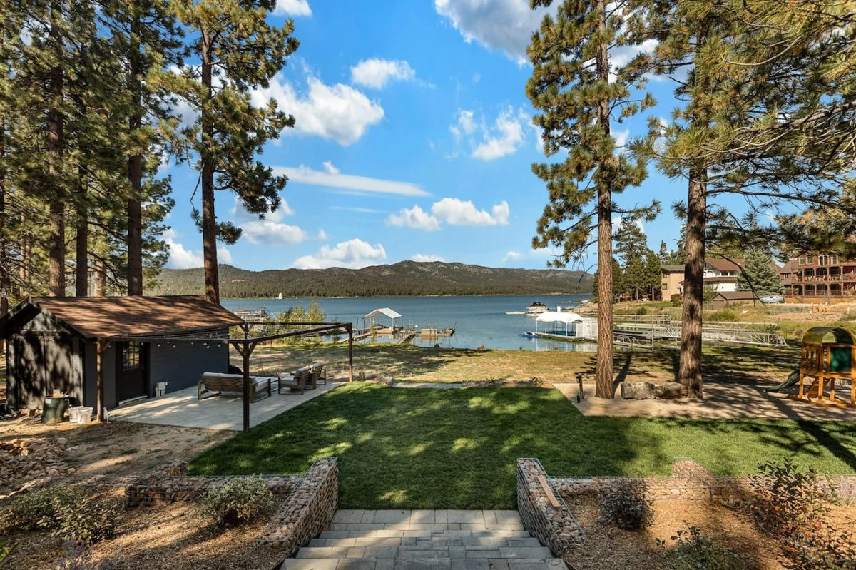 Luxury Lakefront Escape w Firepit and Private Dock #60