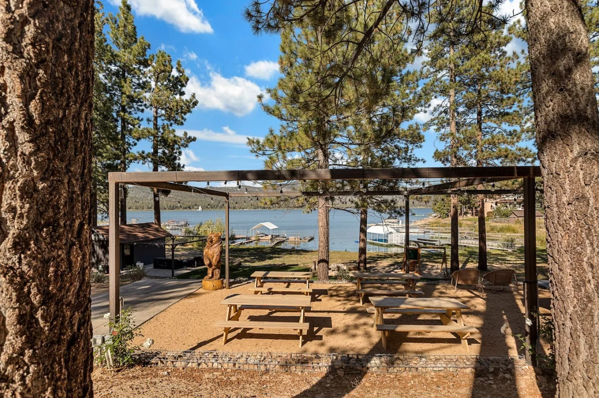 Luxury Lakefront Escape w Firepit and Private Dock #40