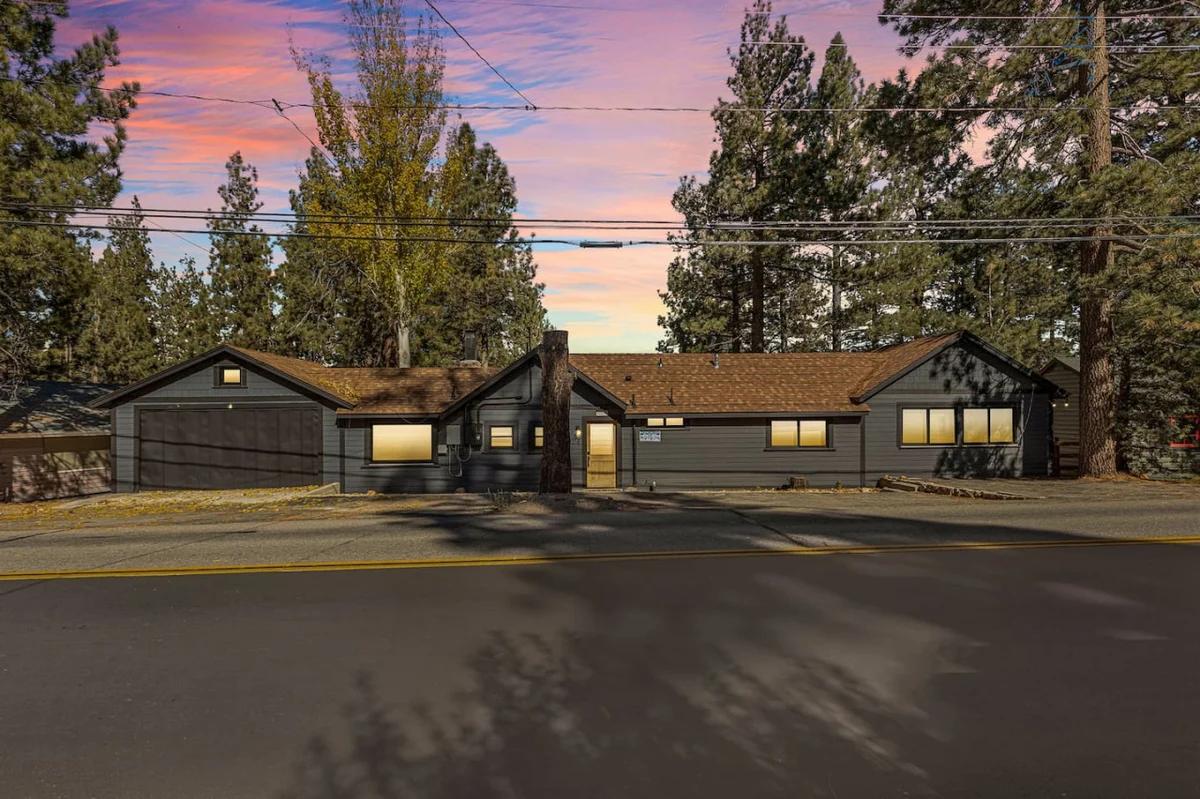 Luxury Lakefront Escape w Firepit and Private Dock #77