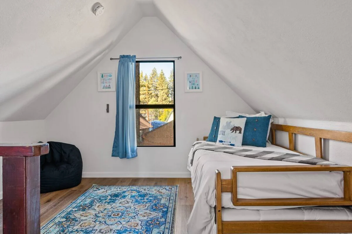 Cozy Chic 2BR Bear Sky Cabin & Easy Parking #4