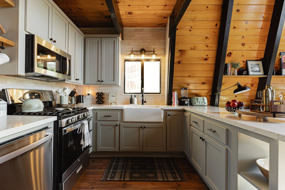Cozy A-Frame vibes w. Lake & Ski views, AC #62