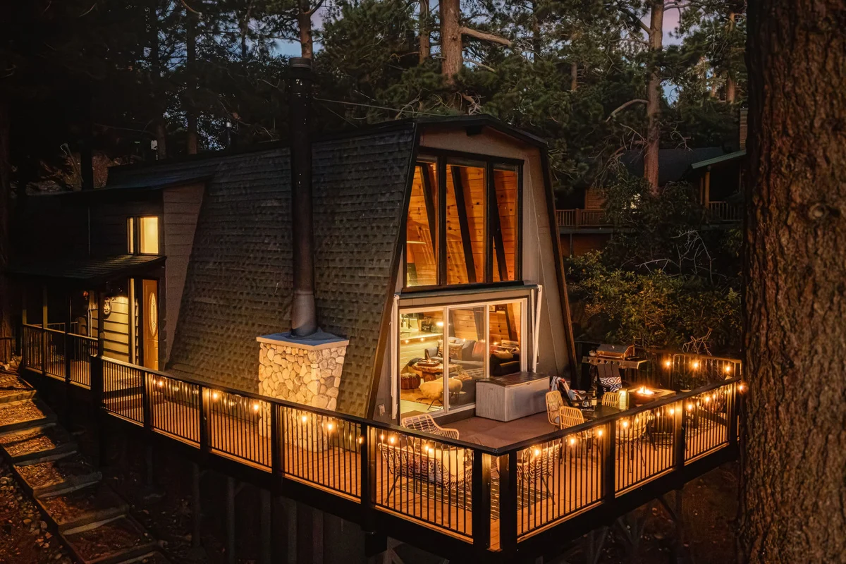 Cozy A-Frame vibes w. Lake & Ski views, AC #57