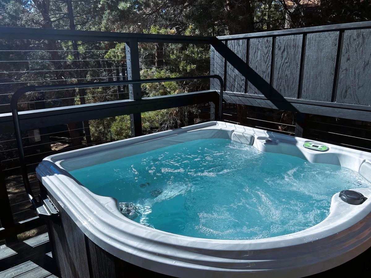 2BR Mid Century Retreat • EV, Hot Tub, BBQ #62