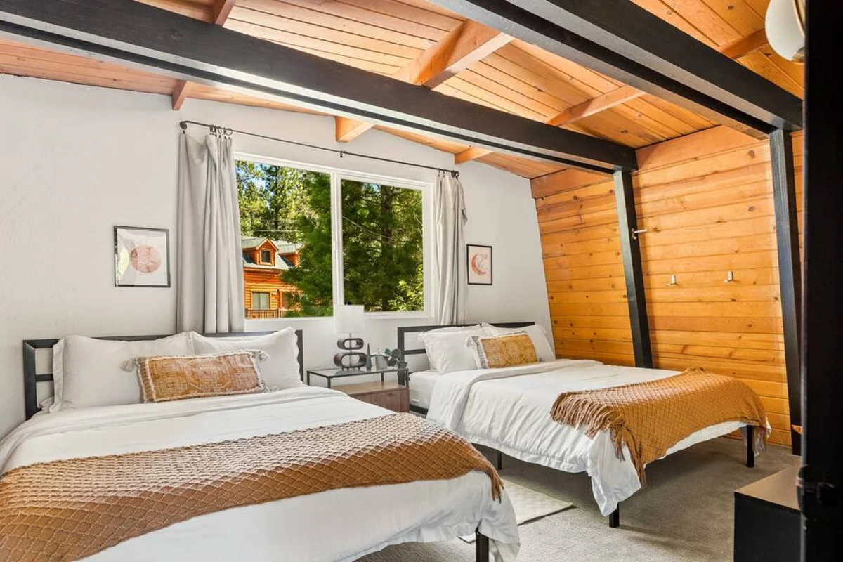 2BR Mid Century Retreat • EV, Hot Tub, BBQ #46