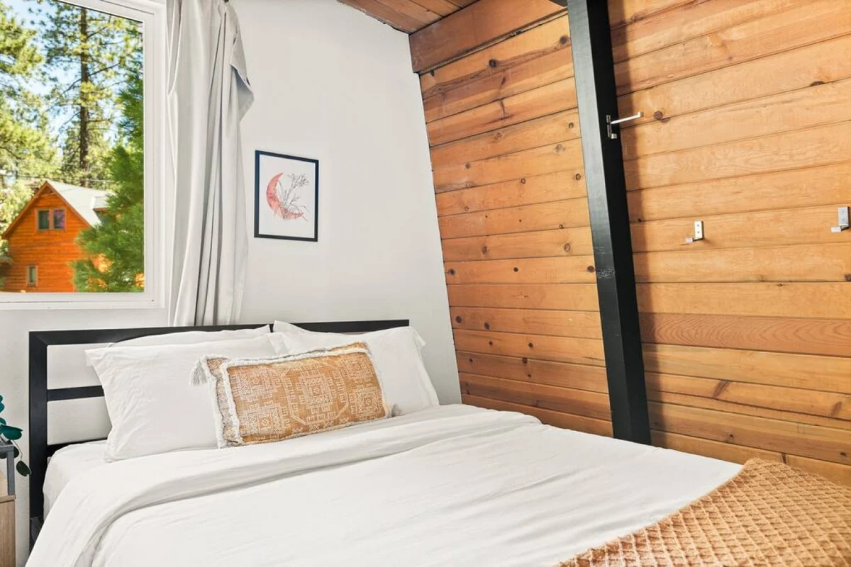 2BR Mid Century Retreat • EV, Hot Tub, BBQ #24