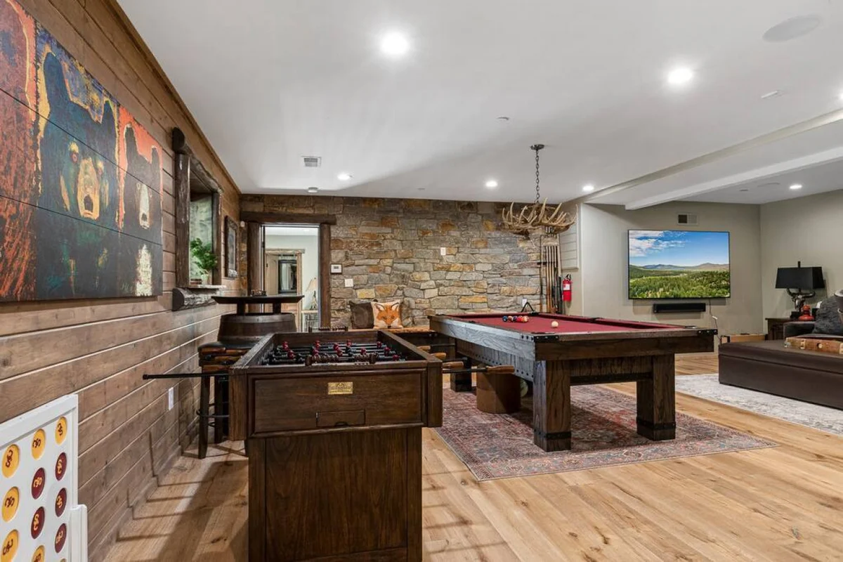Eagle Creek Hot Tub, Game Room, Private Sled Hill #58