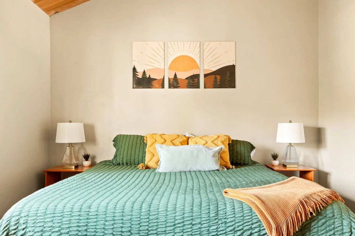 Four Seasons 4 BR Cabin, Views, Games & Hot Tub #35