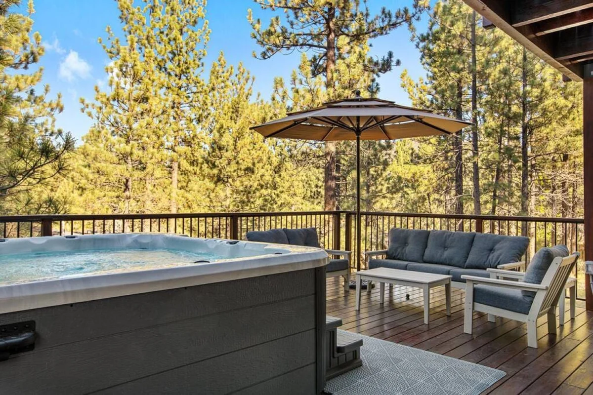 Four Seasons 4 BR Cabin, Views, Games & Hot Tub #11