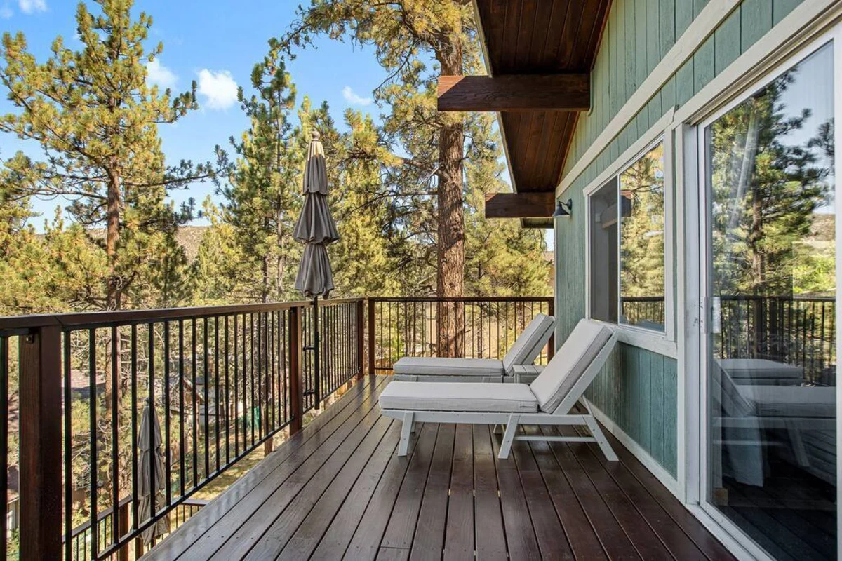 Four Seasons 4 BR Cabin, Views, Games & Hot Tub #24