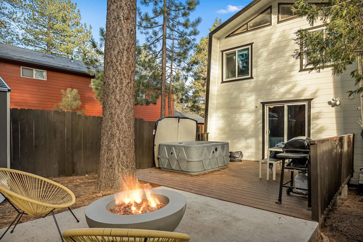 Hearthmoon Haven w Fire Pit Near Village & SPA #47