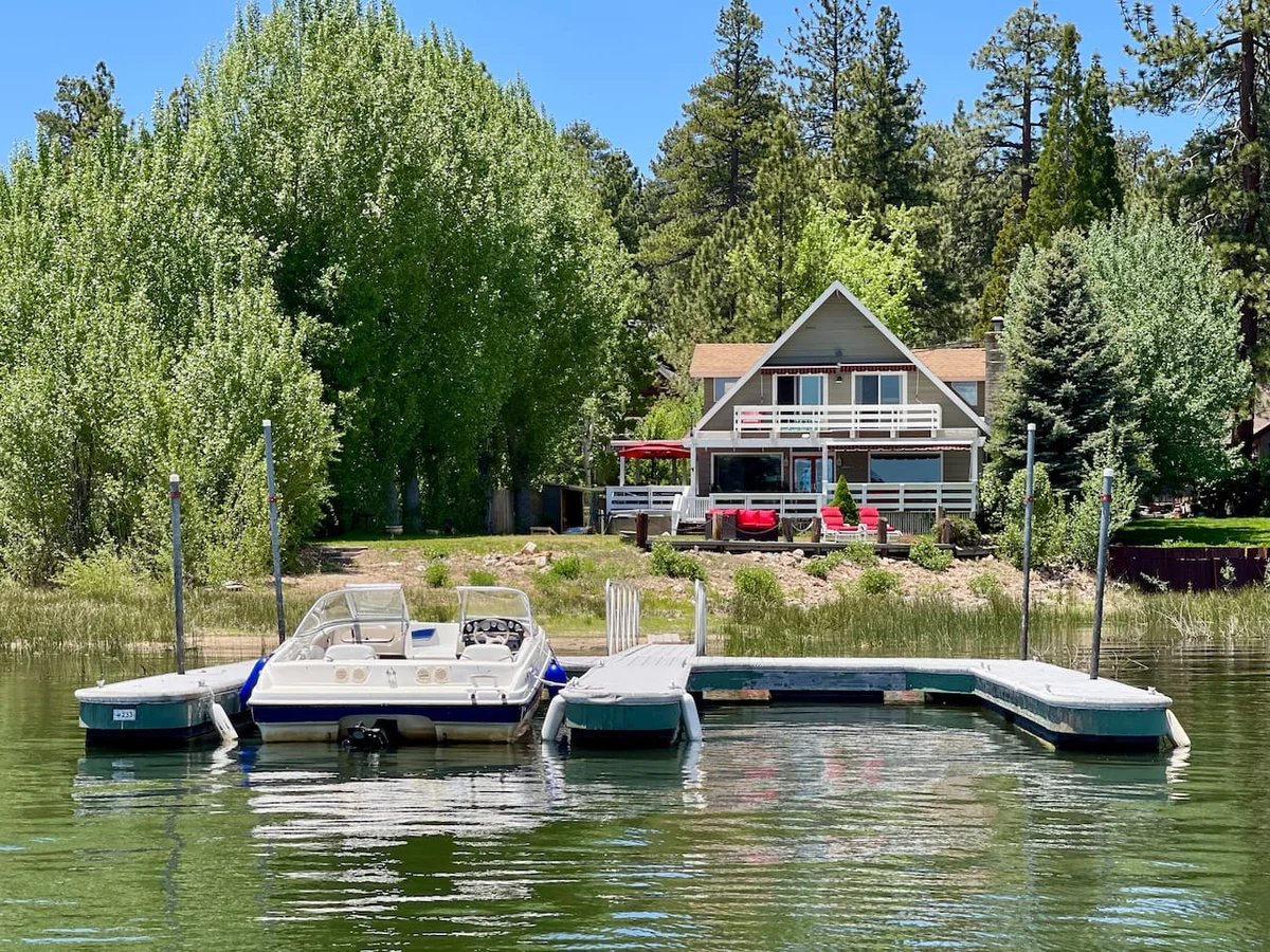 4BR Lakefront Vibes Getaway | Dock, Spa & Games #78