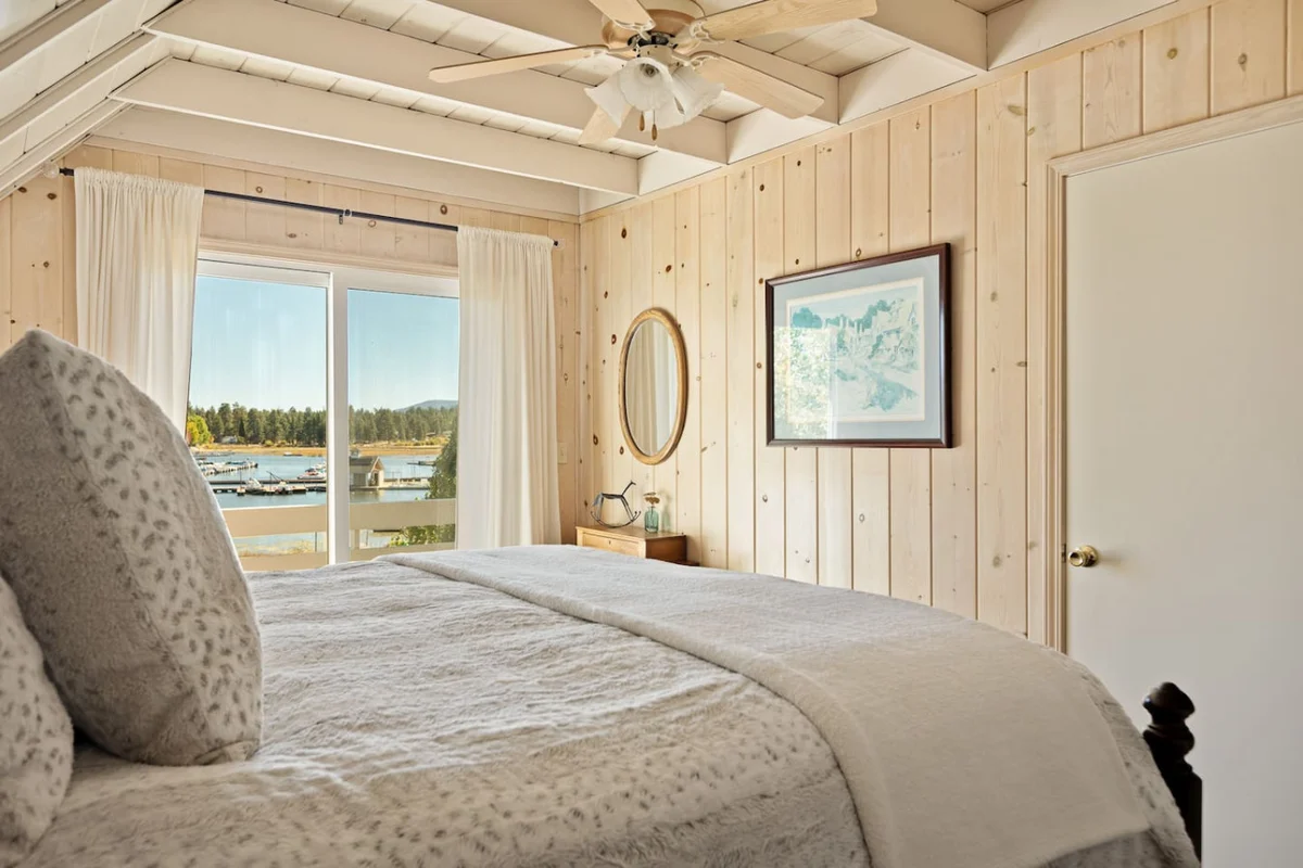 4BR Lakefront Vibes Getaway | Dock, Spa & Games #73