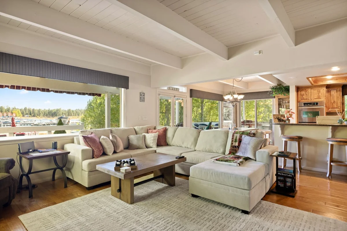 4BR Lakefront Vibes Getaway | Dock, Spa & Games #103