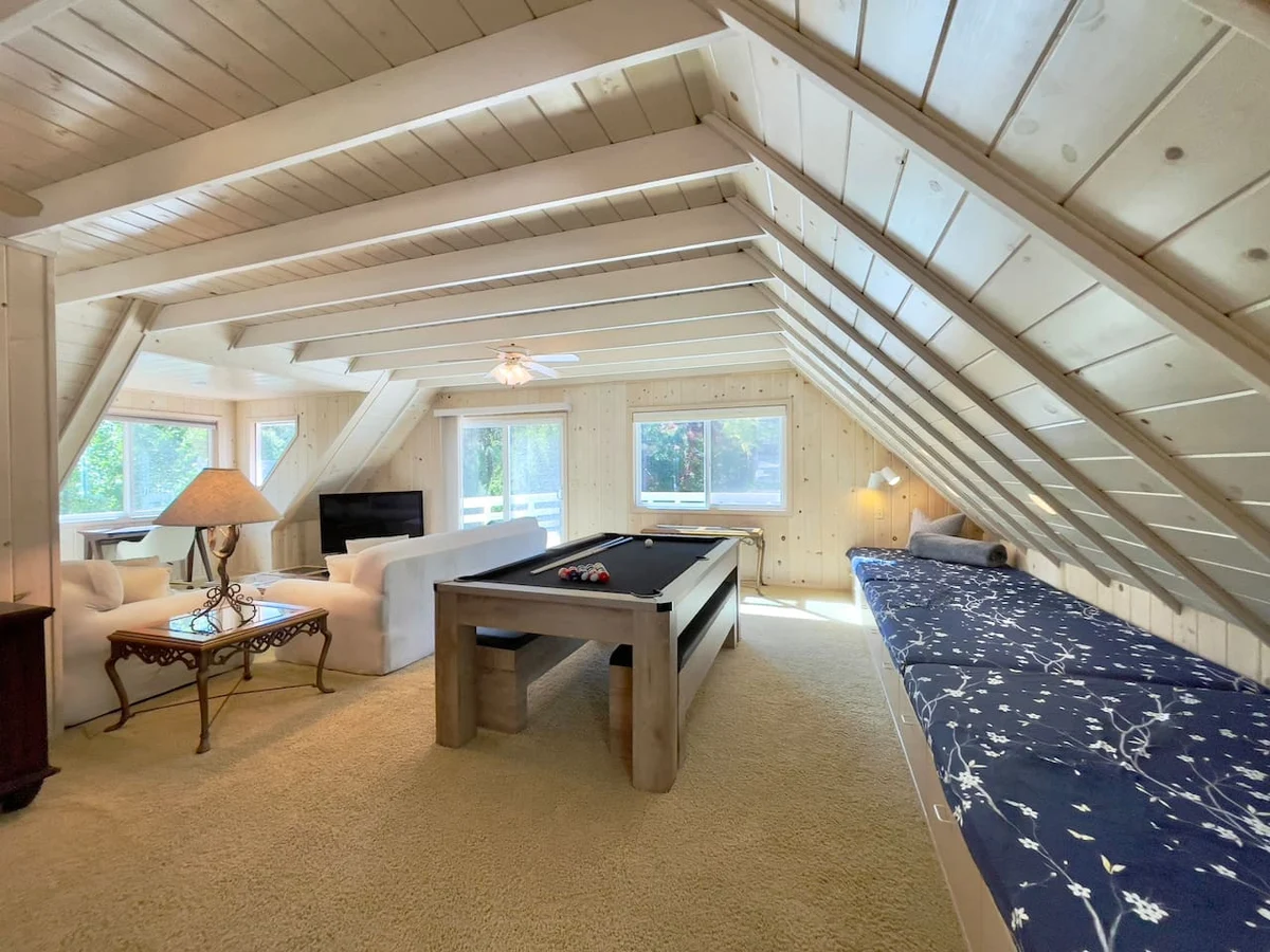 4BR Lakefront Vibes Getaway | Dock, Spa & Games #109