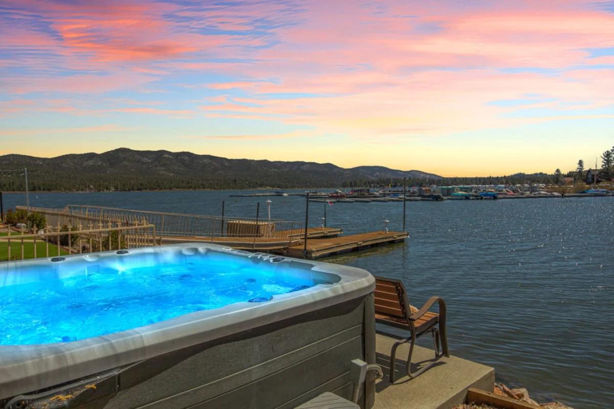Lakefront Honey Bear, Private Dock & Hot Tub #33