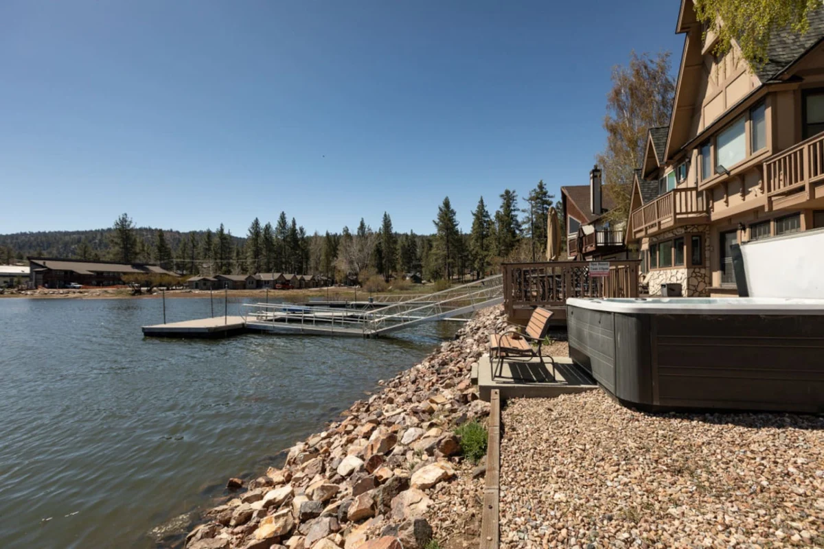 Lakefront Honey Bear, Private Dock & Hot Tub #47