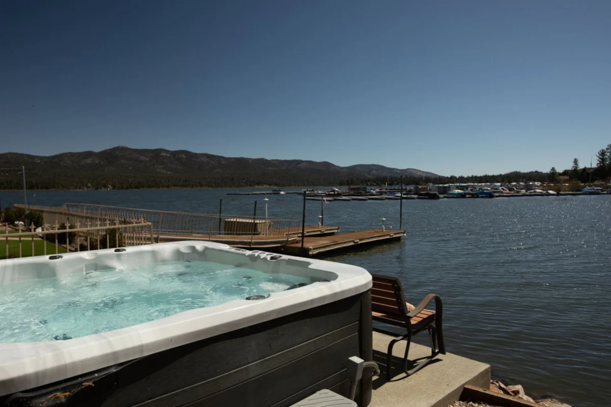 Lakefront Honey Bear, Private Dock & Hot Tub #16