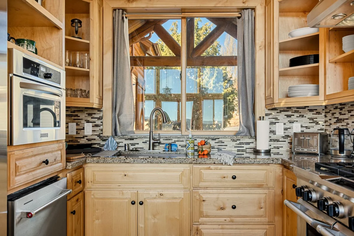 Luxurious Coyote Flat w/ Lake Views & Game Room #56