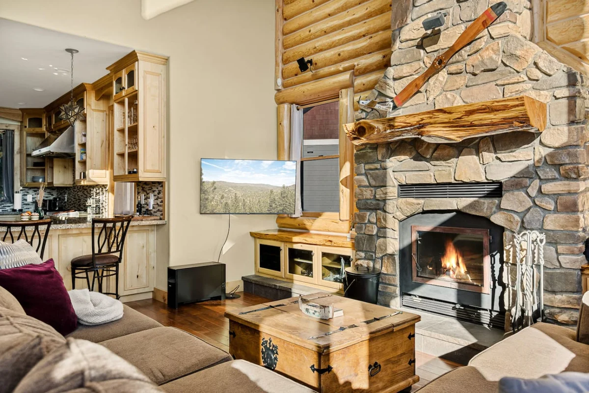 Luxurious Coyote Flat w/ Lake Views & Game Room #52