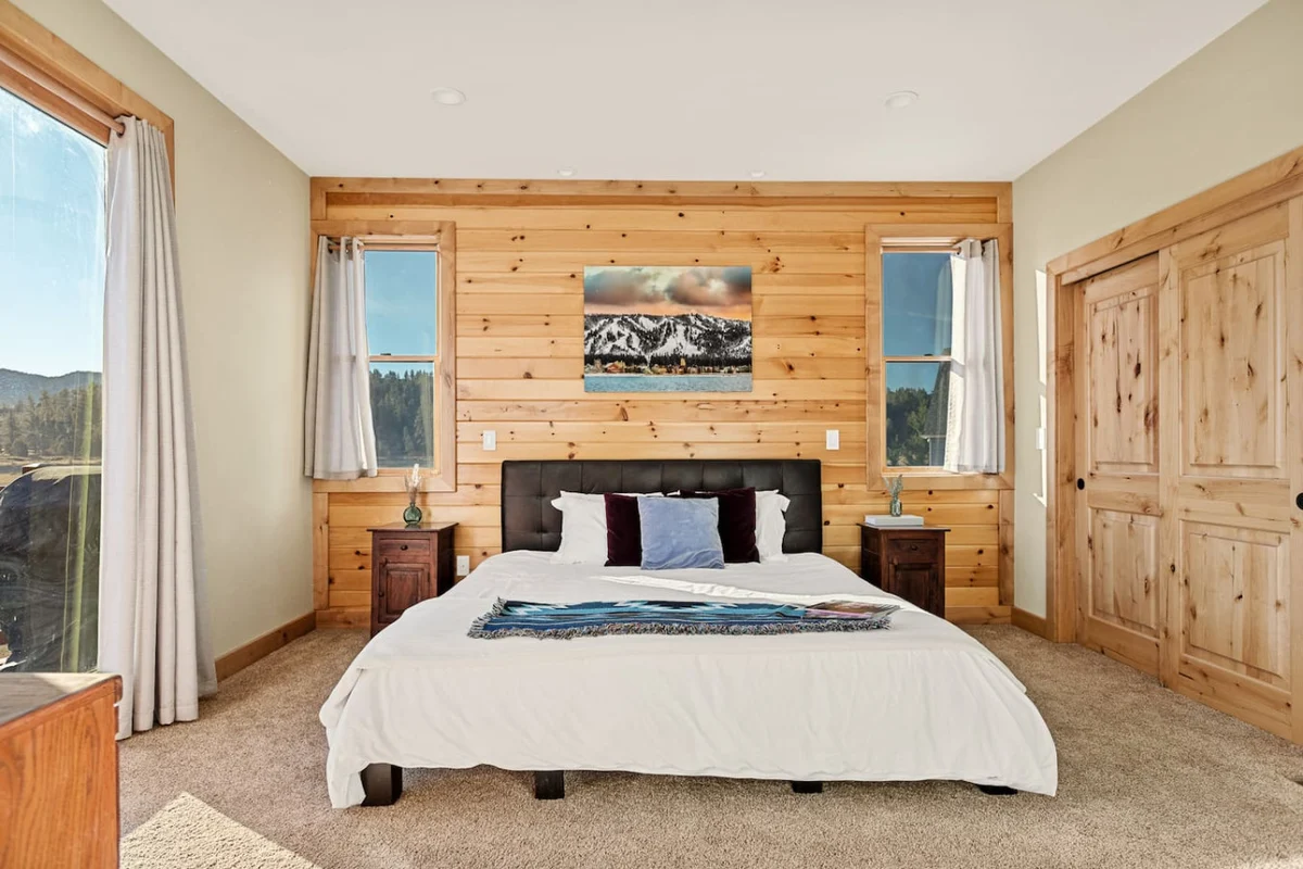 Luxurious Coyote Flat w/ Lake Views & Game Room #31