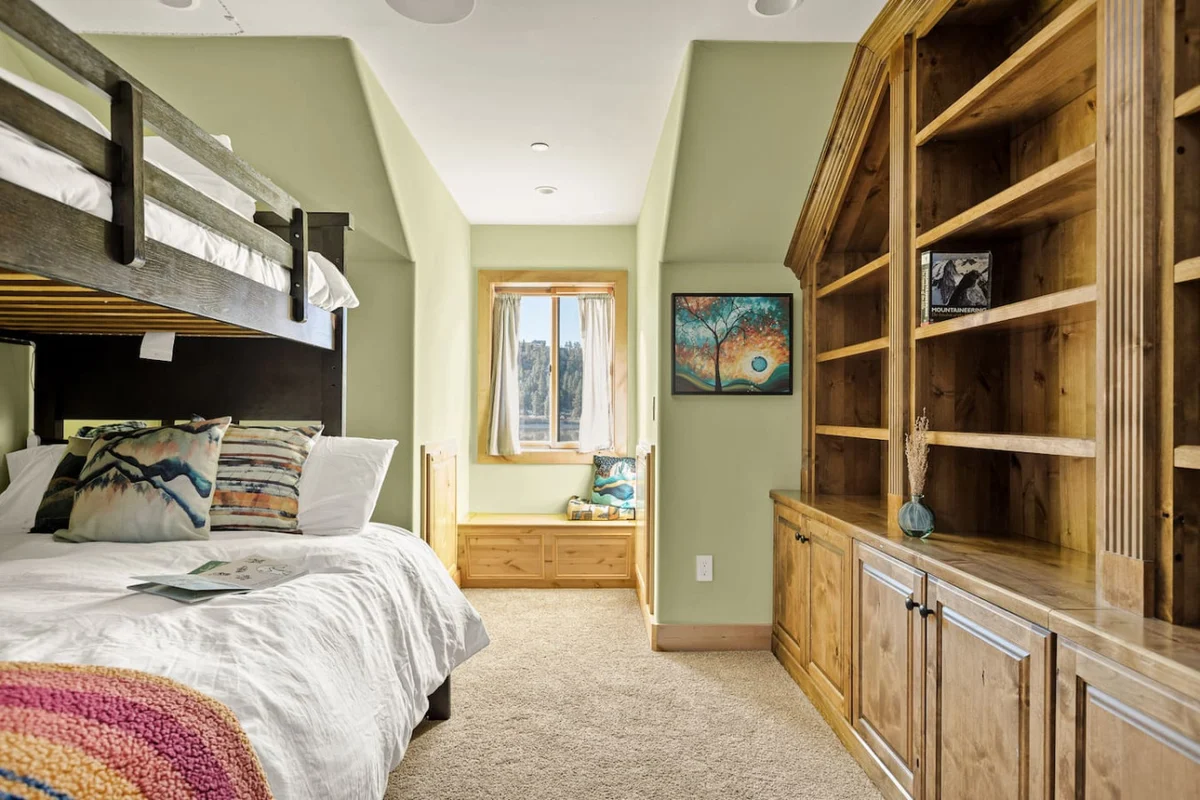 Luxurious Coyote Flat w/ Lake Views & Game Room #32