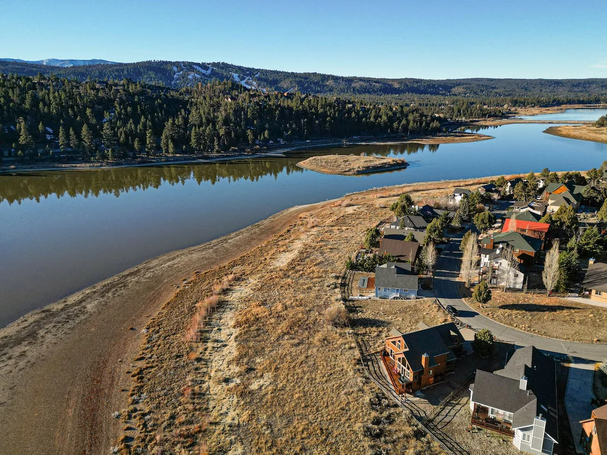 Luxurious Coyote Flat w/ Lake Views & Game Room #39
