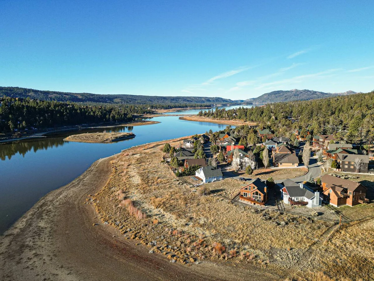Luxurious Coyote Flat w/ Lake Views & Game Room #12