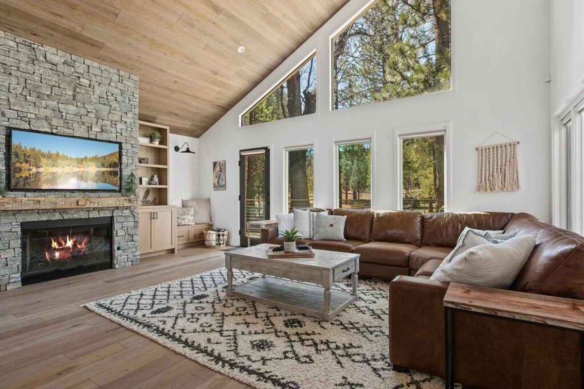 Modern Lodge Near the Ski Slopes, Hot Tub, Games #60