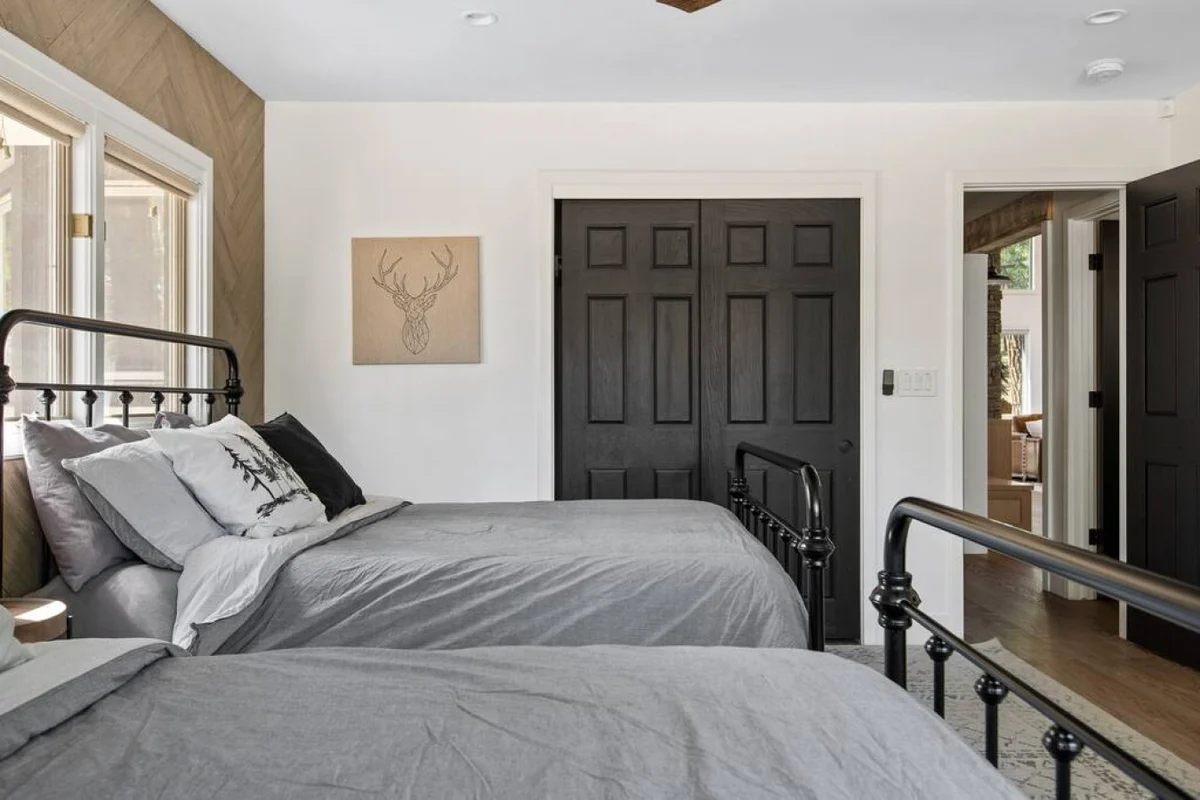 Modern Lodge Near the Ski Slopes, Hot Tub, Games #20