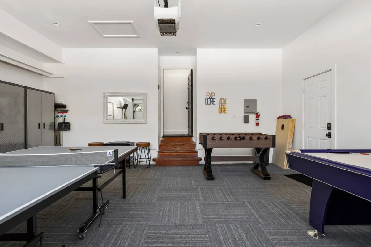 Modern Lodge Near the Ski Slopes, Hot Tub, Games #80