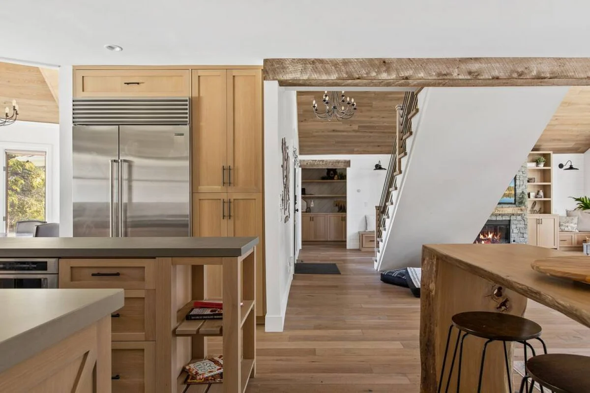 Modern Lodge Near the Ski Slopes, Hot Tub, Games #63