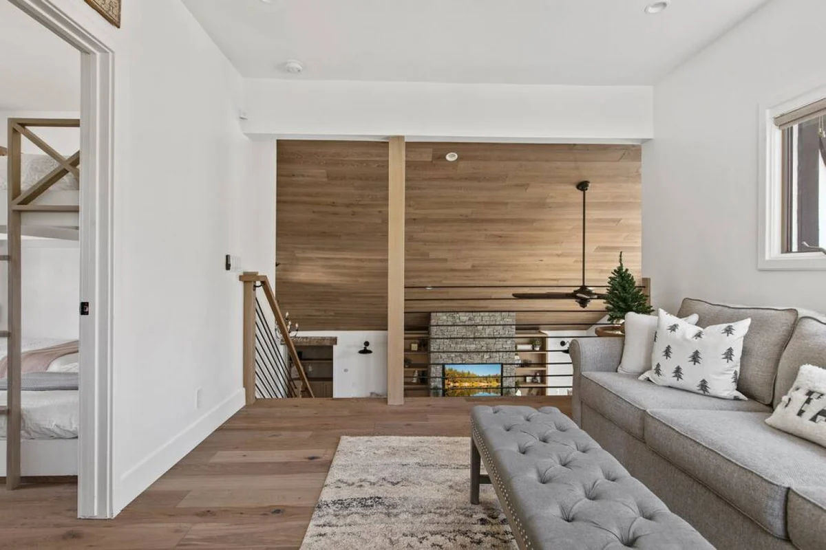 Modern Lodge Near the Ski Slopes, Hot Tub, Games #67
