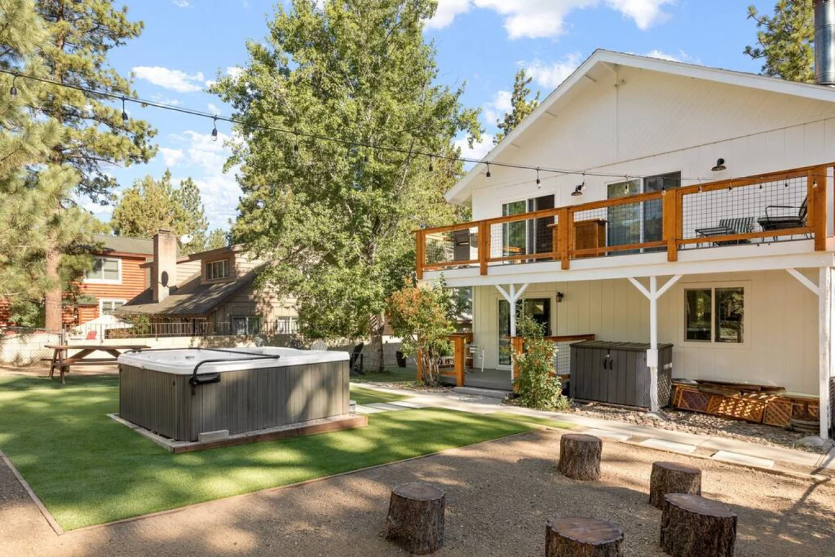 Mont Moderne, 5 Minutes to Ski Resorts & Hot Tub #81